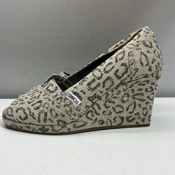 Toms Snow Leopard Peep Toe Wedge Heel Canvas Shoes, size 7.5 - Picture 3 of 14